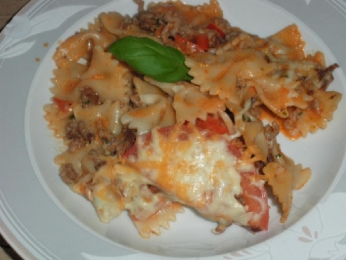 Farfalle mit Tomaten und Hack - Rezept