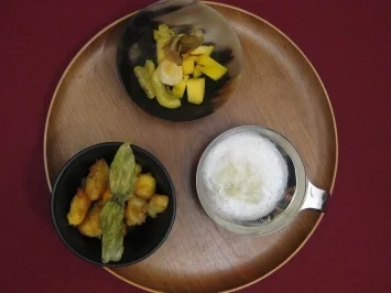 Gebackener Obstsalat Singapur Art mit frischem Sorbet von grünem Tee - Rezept