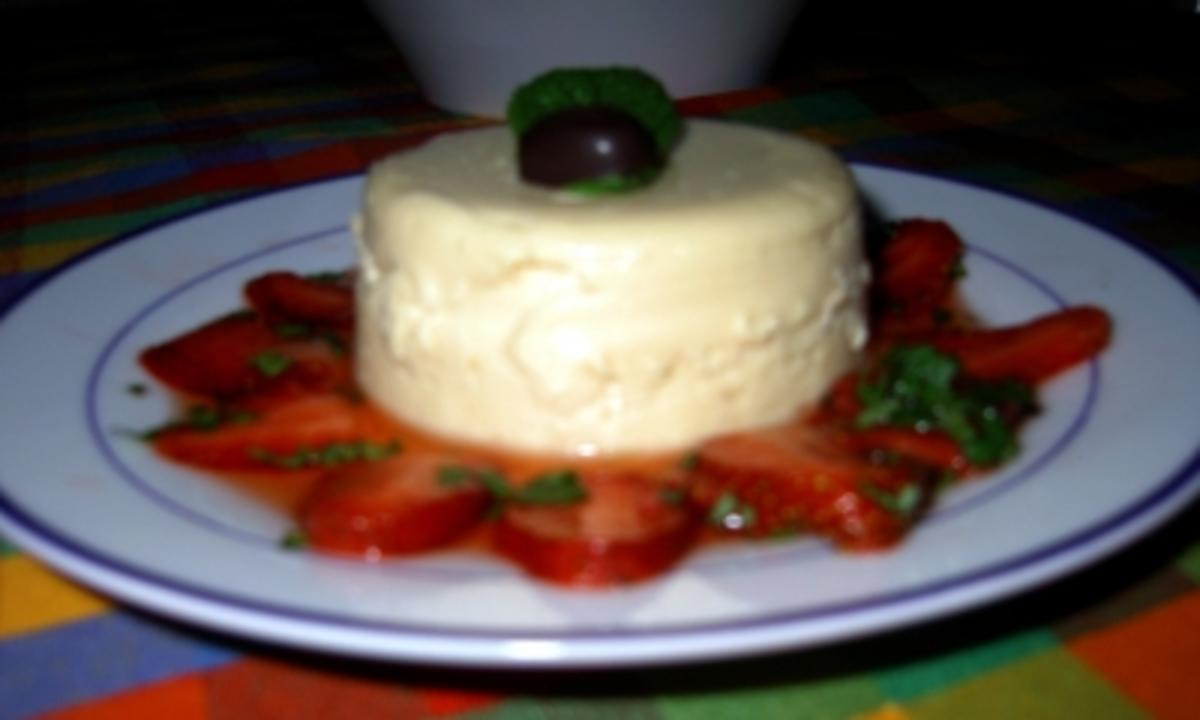 Karamell-Panna-Cotta mit marinierten Erdbeeren - Rezept - Bild Nr. 2