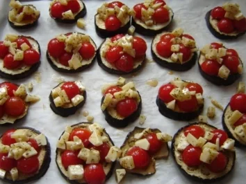 PIZZETTE DI MELANZANE - Auberginen Mini-Pizzas - Rezept - Bild Nr. 6