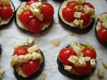 PIZZETTE DI MELANZANE - Auberginen Mini-Pizzas - Rezept - Bild Nr. 7