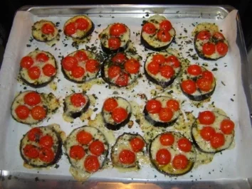 PIZZETTE DI MELANZANE - Auberginen Mini-Pizzas - Rezept - Bild Nr. 8