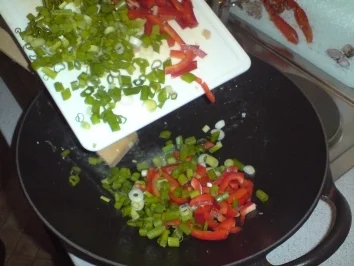 Rezept: Kräuter- Hähnchengeschnetzeltes mit Frühlingszwiebeln Bild Nr. 6 Kräuter- Hähnchengeschnetzeltes mit Frühlingszwiebeln - Rezept - Bild Nr. 6