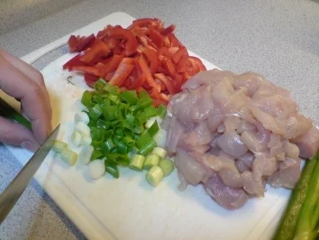 Rezept: Kräuter- Hähnchengeschnetzeltes mit Frühlingszwiebeln Bild Nr. 3 Kräuter- Hähnchengeschnetzeltes mit Frühlingszwiebeln - Rezept - Bild Nr. 3