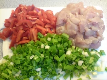 Rezept: Kräuter- Hähnchengeschnetzeltes mit Frühlingszwiebeln Bild Nr. 4 Kräuter- Hähnchengeschnetzeltes mit Frühlingszwiebeln - Rezept - Bild Nr. 4