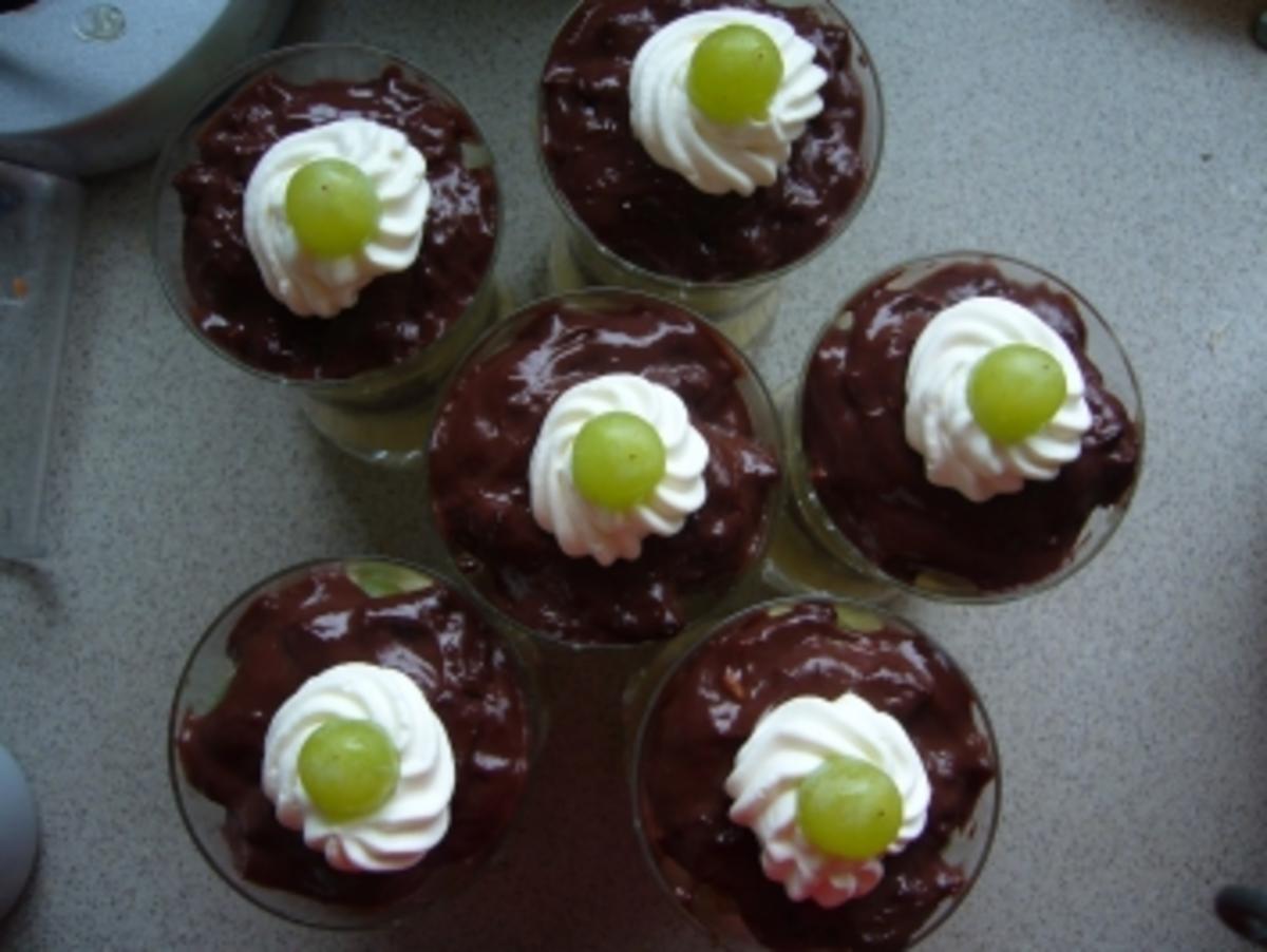 Dessert: Trauben kuscheln sich in zweierlei Pudding ein! - Rezept - Bild Nr. 2