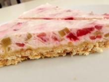 Krümelkuchen mit Erdbeer-Rhabarber Quark - Rezept