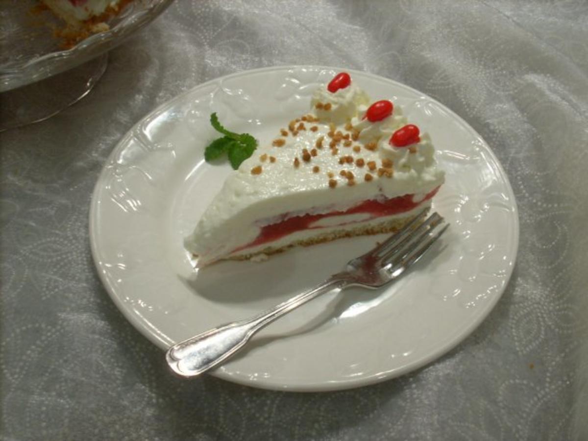 Marmorierte Rhabarber-Torte mit Joghurt-Quarksahne - Rezept - Bild Nr. 5