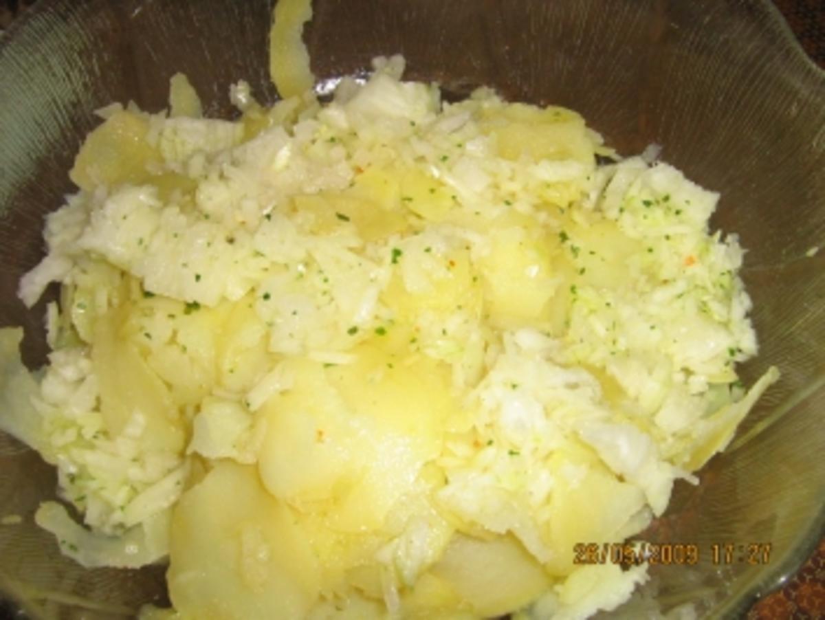 Zwiebelfleischkäse mit Kartoffelssalat - Rezept - Bild Nr. 3