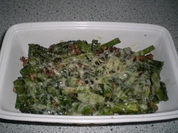 Rezept: überbackener Spargel mit Nüssen und Datteln überbackener Spargel mit Nüssen und Datteln - Rezept