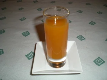 Rezept: Wachauer Marillen Frucht Likör Wachauer Marillen Frucht Likör - Rezept