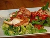 Zander im Pancetta-Mantel mit Zuckerschoten-Erbsen-Salat - Rezept