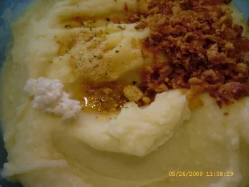 Zweierlei Sorten Kartoffelpüree an Spiegelei und Bohnensalat - Rezept - Bild Nr. 5