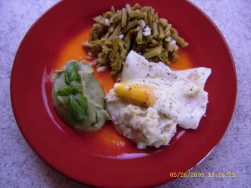 Zweierlei Sorten Kartoffelpüree an Spiegelei und Bohnensalat - Rezept - Bild Nr. 15