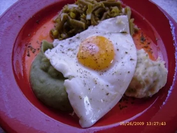 Zweierlei Sorten Kartoffelpüree an Spiegelei und Bohnensalat - Rezept - Bild Nr. 17