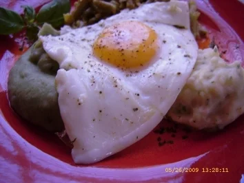 Zweierlei Sorten Kartoffelpüree an Spiegelei und Bohnensalat - Rezept - Bild Nr. 19