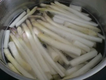 Rezept: Spargelgemüse in Cremesauce Bild Nr. 5 Spargelgemüse in Cremesauce - Rezept - Bild Nr. 5