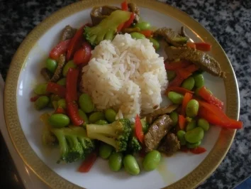 Rezept: Paprika-Rinderfiletstreifen mit asiatischem Touch Paprika-Rinderfiletstreifen mit asiatischem Touch - Rezept