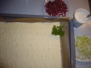 Kikis Flammkuchen-Variation auf Blätterteig - Rezept - Bild Nr. 2