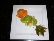 Geschäumte Geflügelklößchen mit Pistazien-Rahmsoße und - Rezept