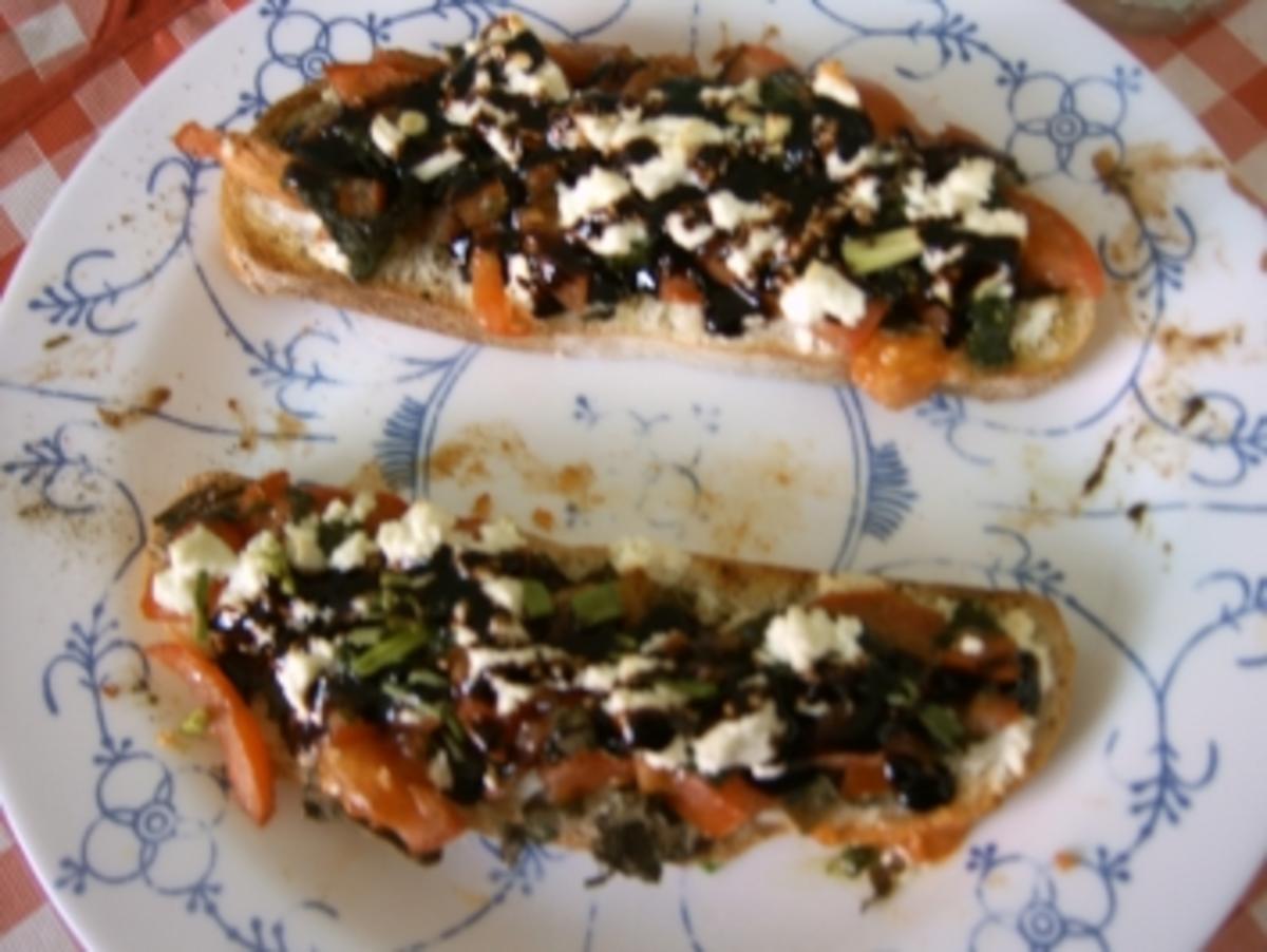 Bruschetta  mit Tomaten und Feta - Rezept - Bild Nr. 2