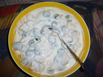 Zwischenmahlzeit: Trauben und Banane machen es sich im Jo-Qua gemütlich - Rezept - Bild Nr. 3