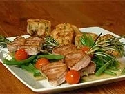 Schweinemedaillons auf Rosmarinspieß, Servietten-Olivenknödel - Rezept - Bild Nr. 9