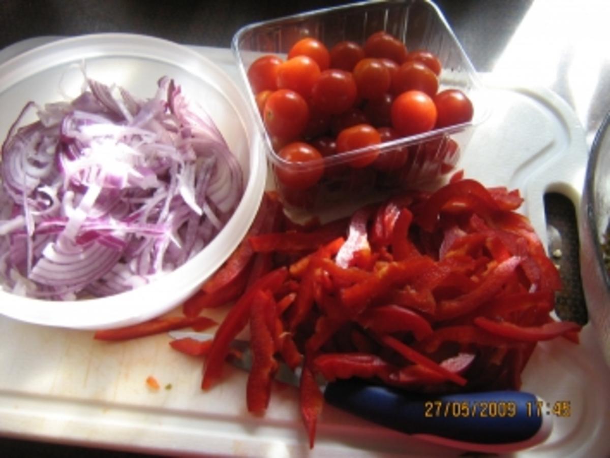 Sommerfrischer Wurstsalat mit Paprika und Tomätchen - Rezept - Bild Nr. 3
