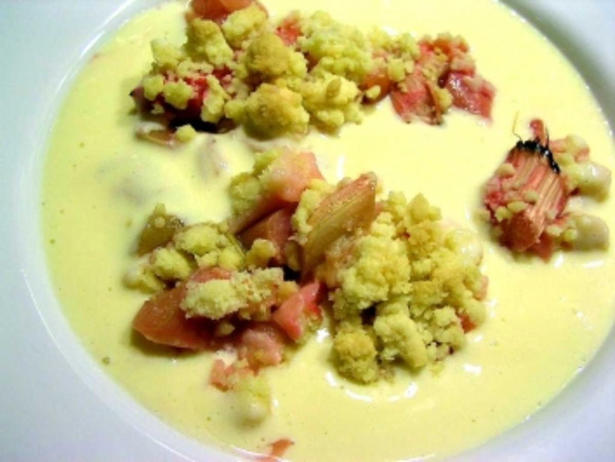 Bilder für Gerries Rhubarb Crumble with Custard - Rezept