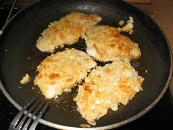 Truthahn - Putenschnitzel im Mandelkleid mit einer Currysauce - Rezept - Bild Nr. 5