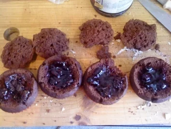 Schoko-Cupcake mit Kirschen - Rezept - Bild Nr. 2