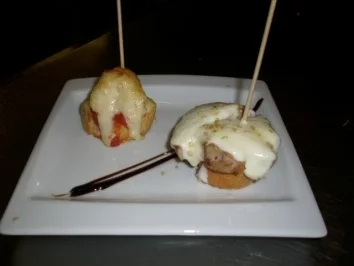 Rezept: SCHWEINSMEDAILLON MIT ALIOLI ÜBERBACKEN SCHWEINSMEDAILLON MIT ALIOLI ÜBERBACKEN - Rezept