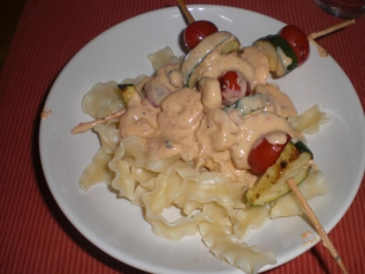 Tomaten-Zucchini-Krabben Spieße mit Bandnudeln - Rezept - Bild Nr. 5