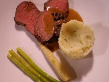 Rippenstück mit Selleriekartoffelstampf und Morchelsoße - Rezept