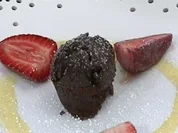 Kleiner warmer Schokokuchen mit Eierlikörfüllung - Rezept