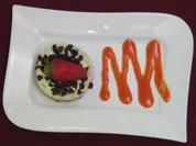 Weißes Schokoladenküchlein an fruchtiger Beerensoße - Rezept