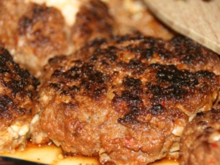 Hack: Bifteki gefüllt - einfach - von border Hack: Bifteki gefüllt - einfach - von border