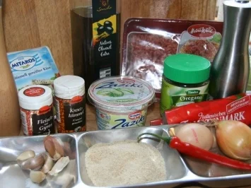 Hack: Bifteki - gefüllt - Rezept - Bild Nr. 2