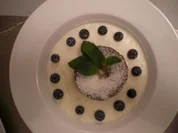 Warmes Schokoladentörtchen mit Blaubeer-Buttermilch - Rezept