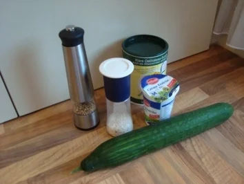 Rezept: *danes Spezial - Gurkensalat mit Crème fraîche Bild Nr. 2 *danes Spezial - Gurkensalat mit Crème fraîche - Rezept - Bild Nr. 2