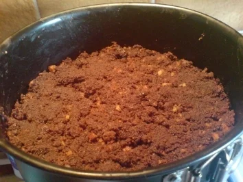 Pfirsich-Cremetorte mit Schoko-Knusperboden - Rezept - Bild Nr. 3