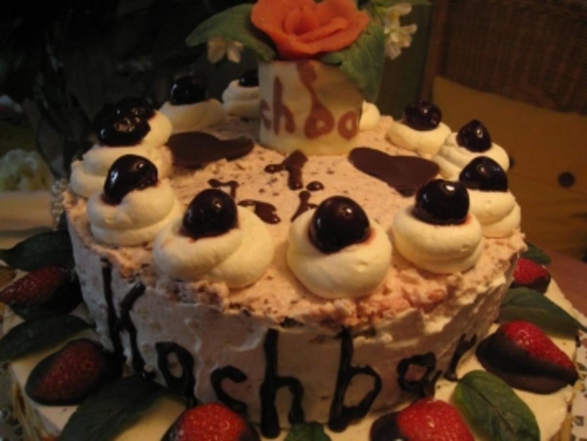 Geburtstagstorte zweistöckig - Joghurt-Schokoladen- Minztorte mit frischen Erdbeeren  & - Rezept - Bild Nr. 12