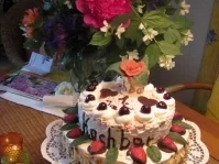 Geburtstagstorte zweistöckig - Joghurt-Schokoladen- Minztorte mit frischen Erdbeeren  & - Rezept - Bild Nr. 16