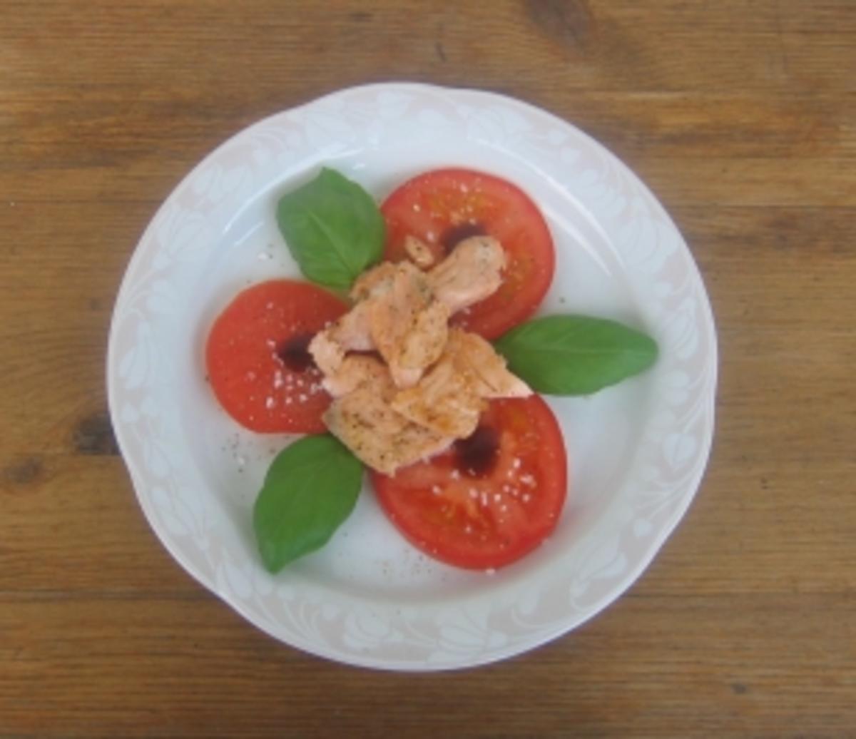 Tomaten mit feinen Lachsstreifen - Rezept