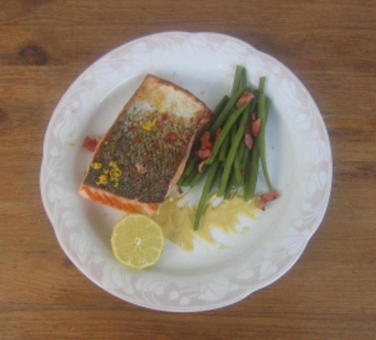 Lachsfilet auf der Haut gebraten - Rezept