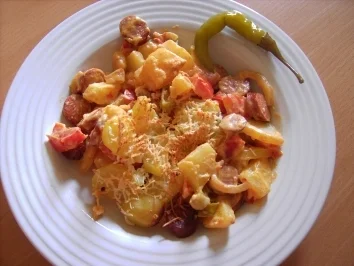 Rezept: Scharfer Wurst-Kartoffelauflauf Scharfer Wurst-Kartoffelauflauf - Rezept