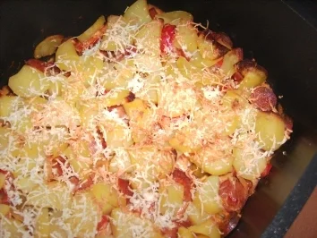 Rezept: Scharfer Wurst-Kartoffelauflauf Bild Nr. 3 Scharfer Wurst-Kartoffelauflauf - Rezept - Bild Nr. 3