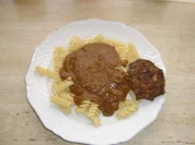 Nudeln mit Gehacktessoße - Rezept