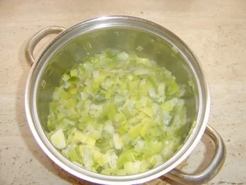 Rezept: Porree-Nudeln Bild Nr. 2 Porree-Nudeln - Rezept - Bild Nr. 2