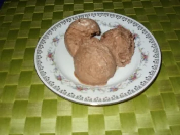 Joghurt-Sahne-Nougat-Eis - Rezept